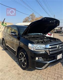 تۆیۆتا لاند کروزەر